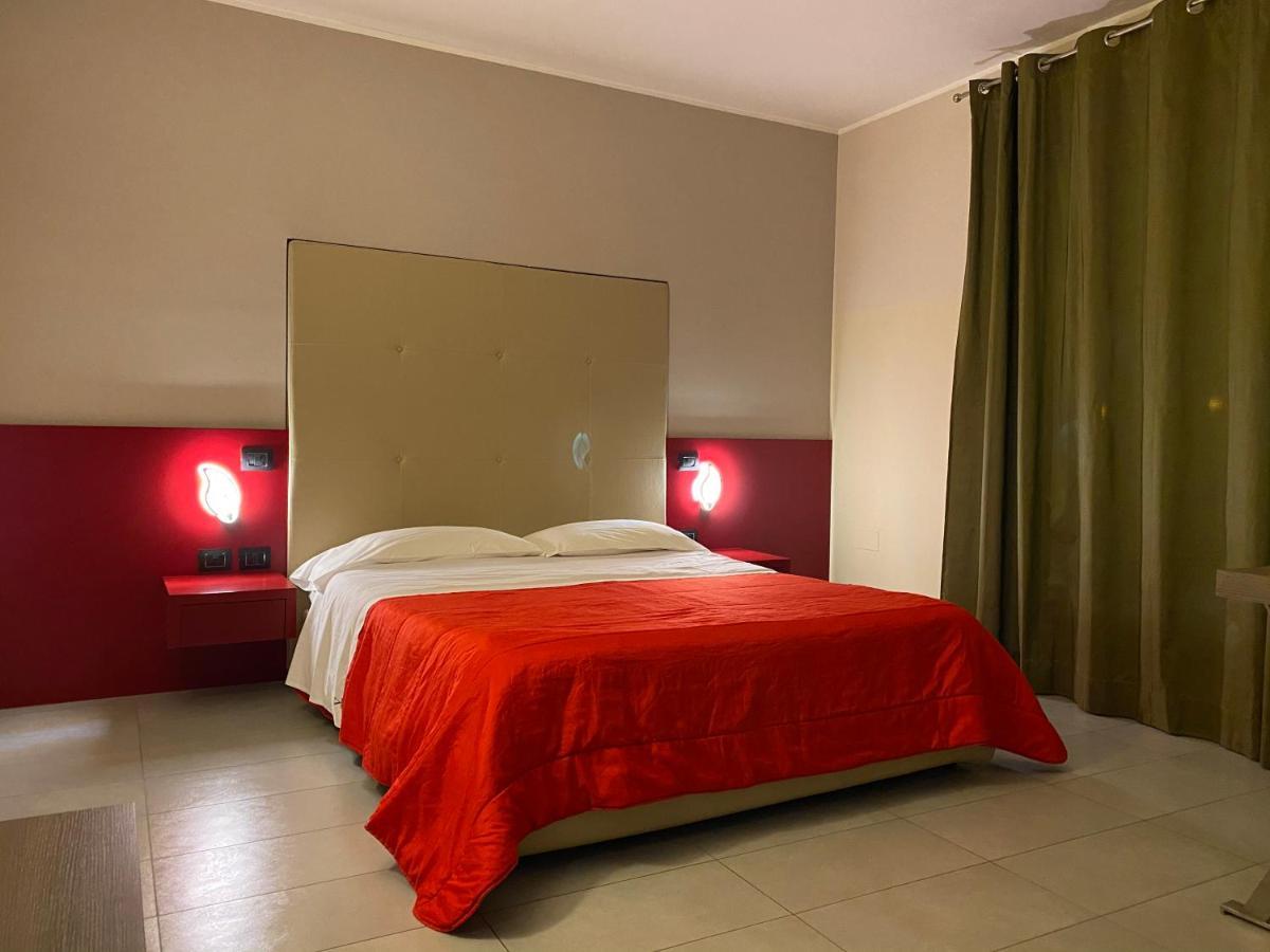 Victoria Hotel Pomigliano d'Arco Exterior foto